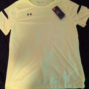 Under Armour Ladies Large Shirt NWT